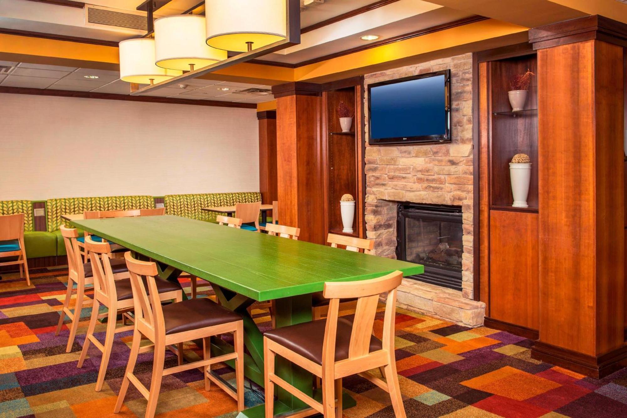 Fairfield Inn & Suites By Marriott Williamsburg Restaurant bilde