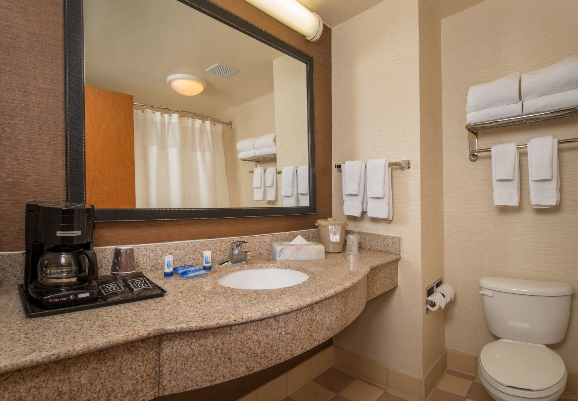 Fairfield Inn & Suites By Marriott Williamsburg Rom bilde